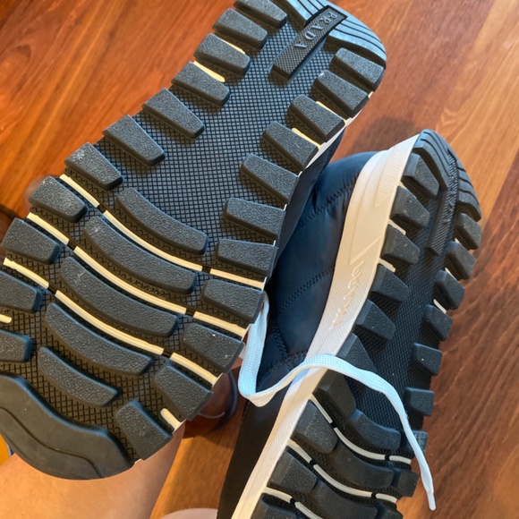 Woman’s Prada sneaker woman’s 7 (37) - Picture 4 of 8
